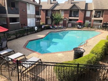 Parque at bellaire apartments pool